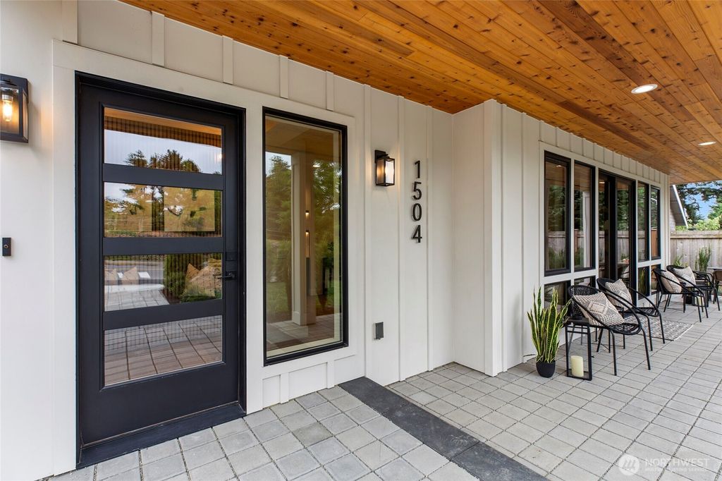 Photo of 1504 3rd Street, Kirkland, WA 98033 (MLS # 2431660)