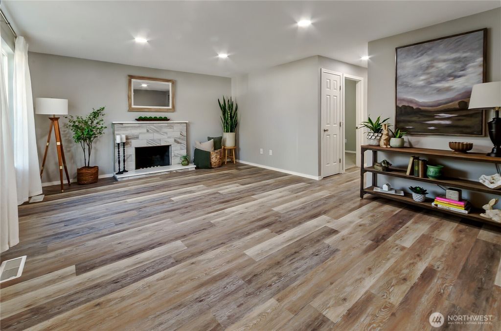 Photo of 1802 21st St St NE, Auburn, WA 98002 (MLS # 2468727)