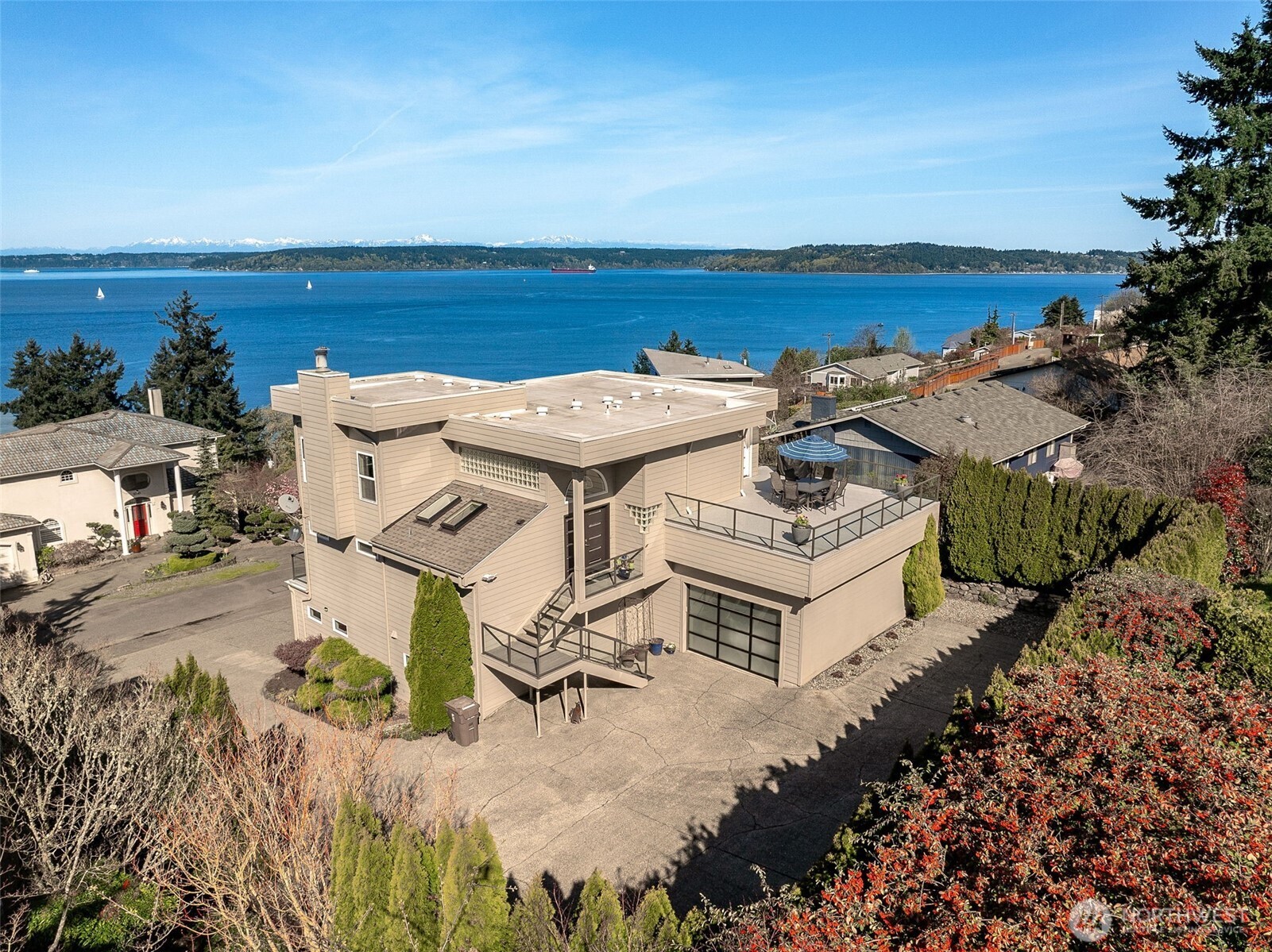 5711 Upland Terrace NE