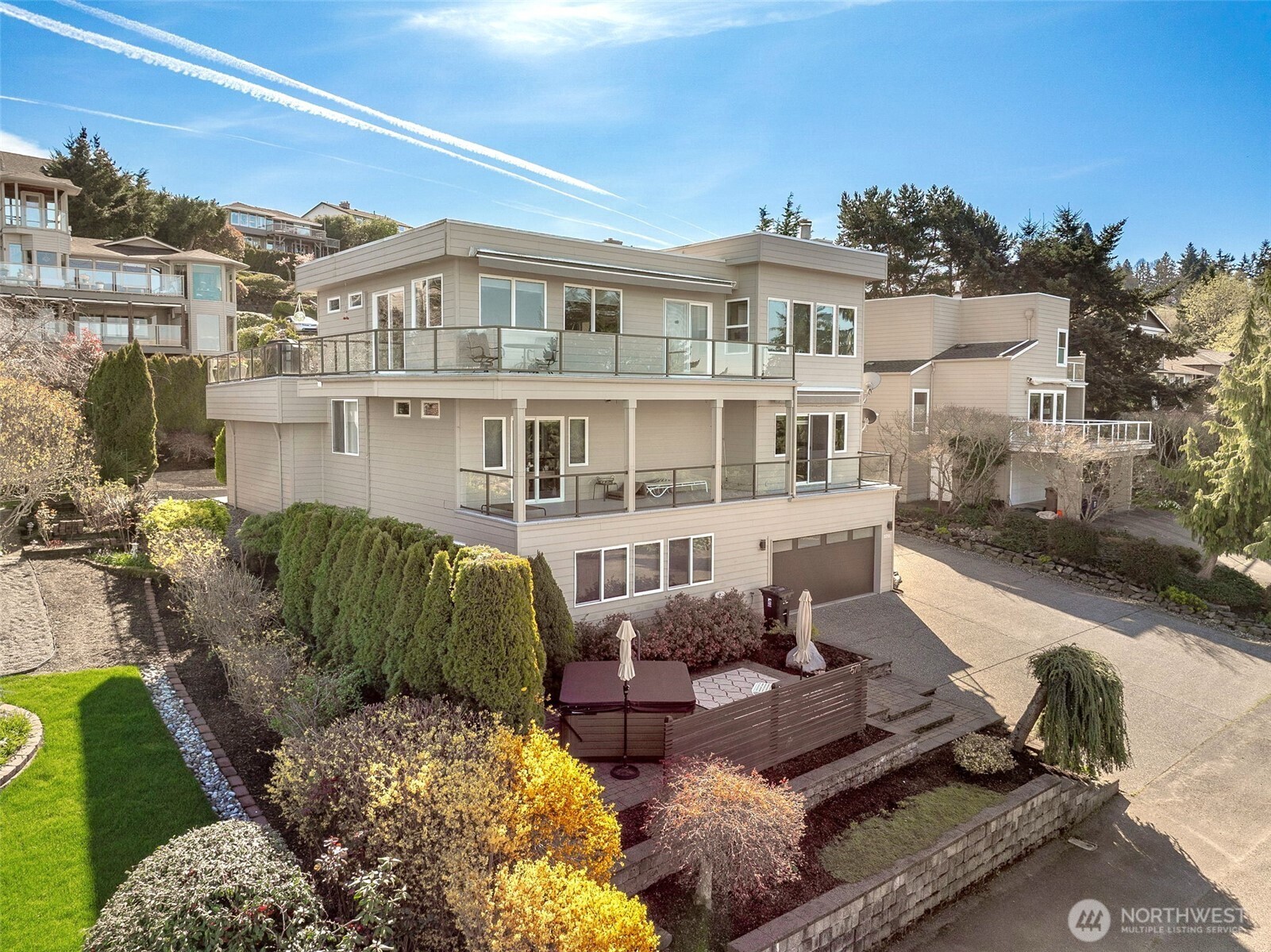 5711 Upland Terrace NE