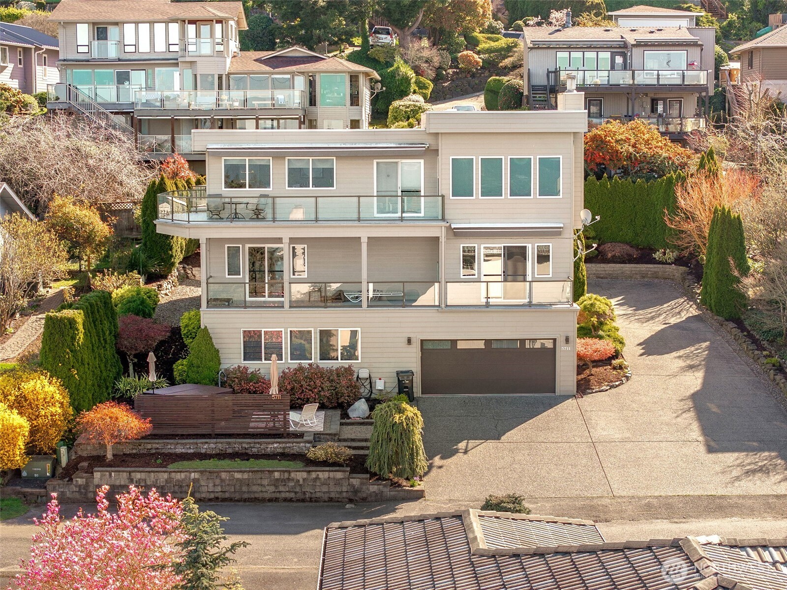 5711 Upland Terrace NE