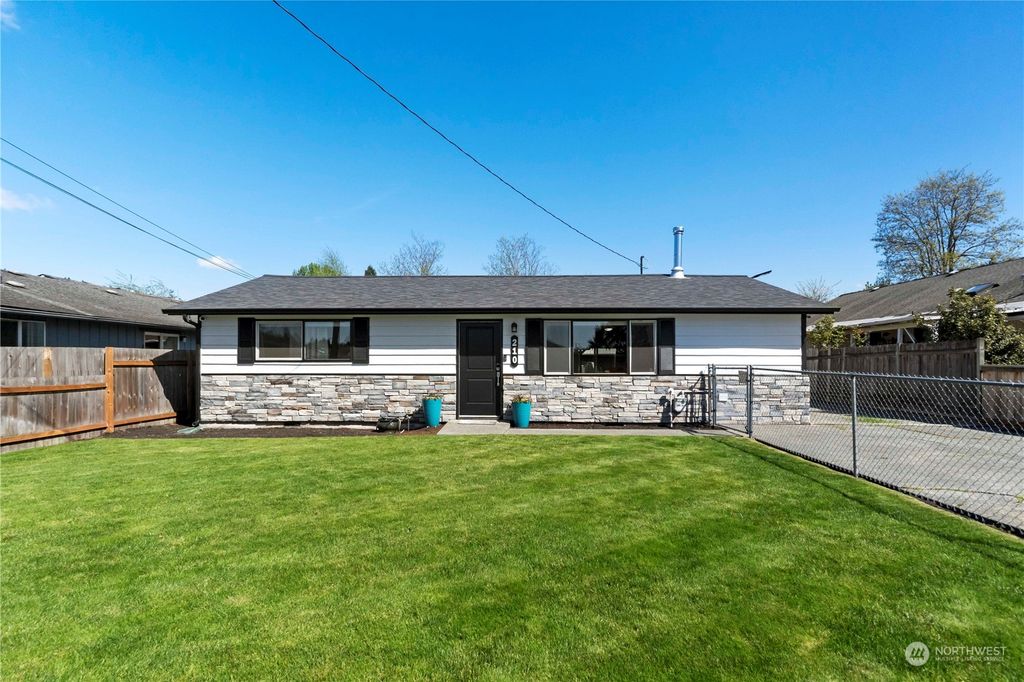 Photo of 210 3rd Ave SW, Pacific, WA 98047 (MLS # 2248804)