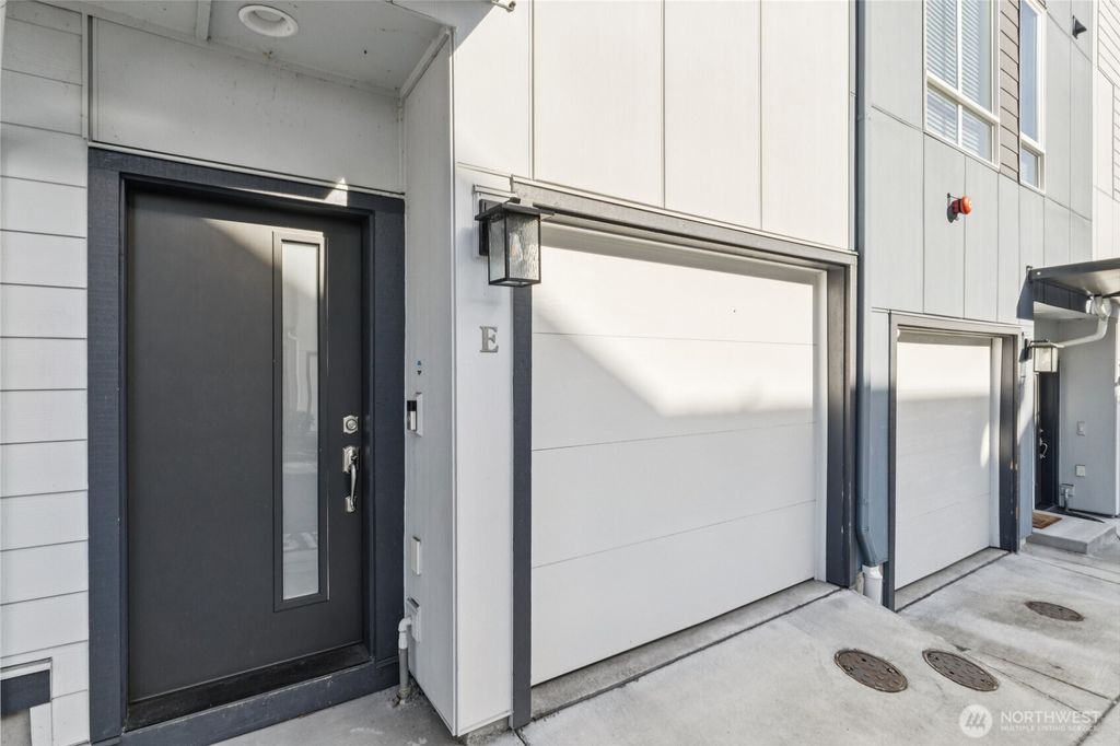 Photo of 10942 NE 189th Place #E, Bothell, WA 98011 (MLS # 2505933)