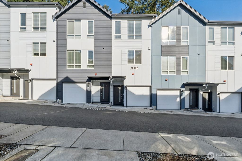 Photo of 10942 NE 189th Place #E, Bothell, WA 98011 (MLS # 2505933)