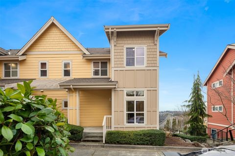 Photo of 1937 18th Avenue NE, Issaquah, WA 98029 (MLS # 2472675)