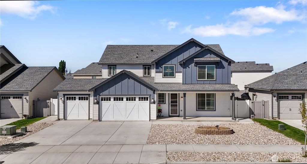Photo of 306 N Towhee Street St, Moses Lake, WA 98837 (MLS # 2516793)