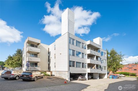 Photo of 7919 Wallingford Avenue N, Seattle, WA 98103 (MLS # 2457314)