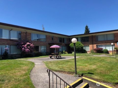 Photo of 5120 Colby Avenue #8, Everett, WA 98203 (MLS # 2445116)