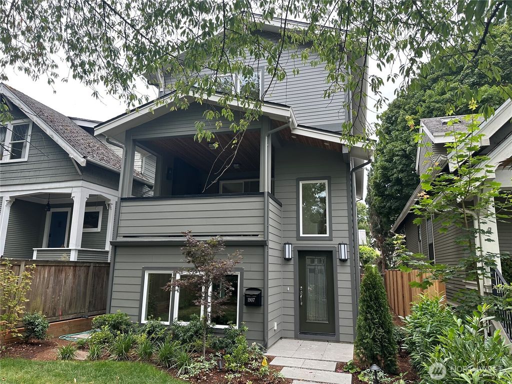 Photo of 1907 5th Avenue W, Seattle, WA 98109 (MLS # 2375032)
