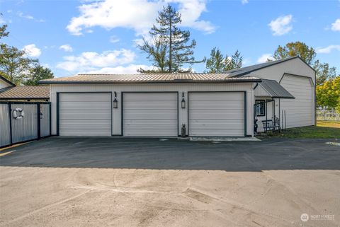 A home in Cathlamet