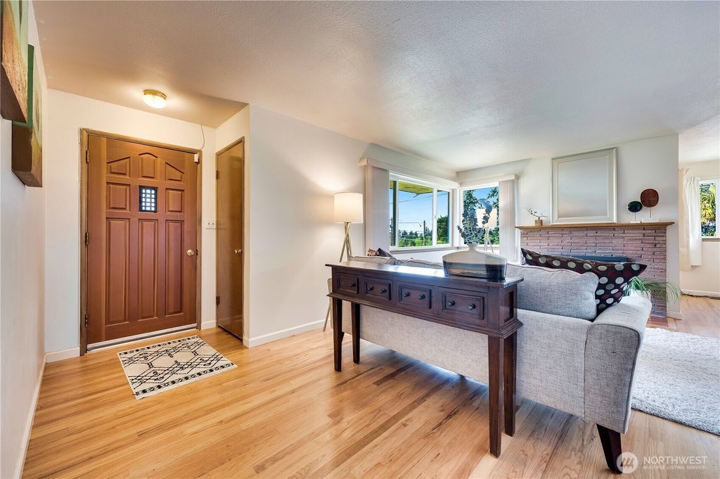 Photo of 4801 84th Street SW, Mukilteo, WA 98275 (MLS # 2364038)