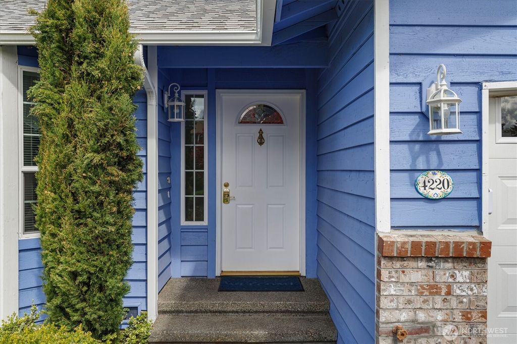 Photo of 4220 SW 337th Place, Federal Way, WA 98023 (MLS # 2507043)