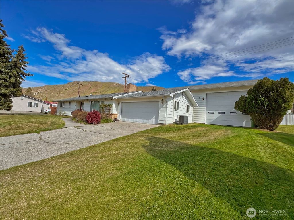 Photo of 1113 River Drive, Coulee Dam, WA 99116 (MLS # 2517169)