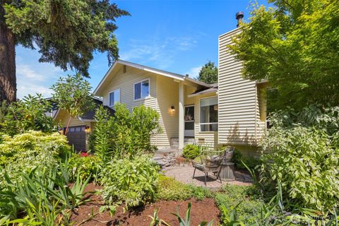 Photo of 12820 87th Avenue, Kirkland, WA 98034 (MLS # 2545895)