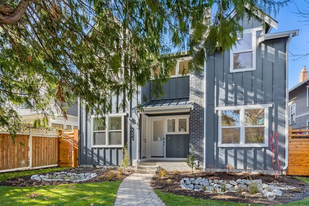 Photo of 5521 16th Avenue NE, Seattle, WA 98105 (MLS # 2037994)