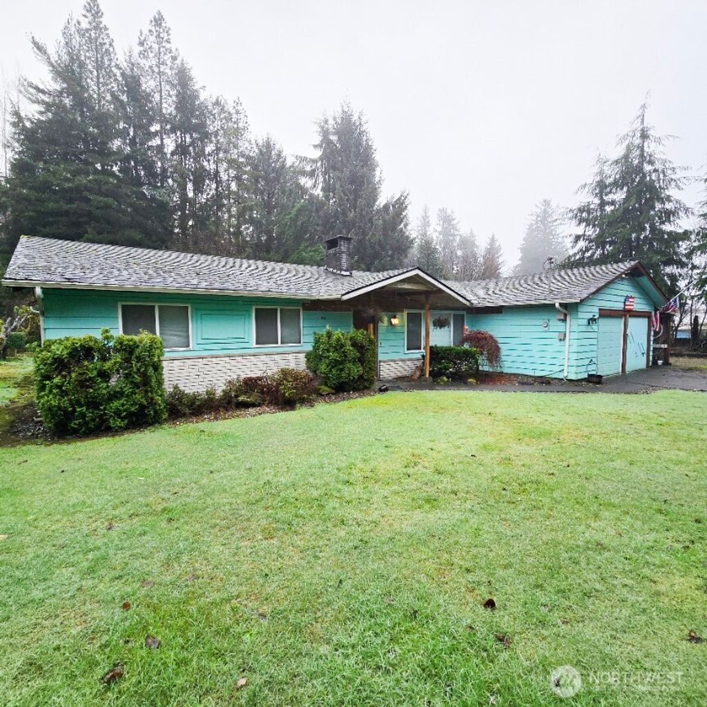 Photo of 304 Linkshire Drive, Aberdeen, WA 98520 (MLS # 2467496)