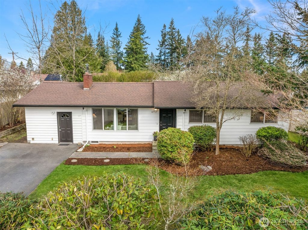 Photo of 6717 193rd Street SW, Lynnwood, WA 98036 (MLS # 2497331)