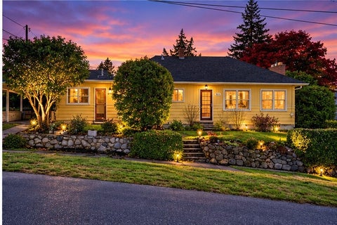 Photo of 304 E Highland Avenue, Mount Vernon, WA 98273 (MLS # 2597753)