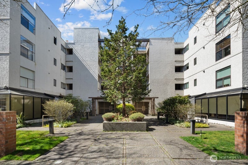 5025 California Avenue SW 402