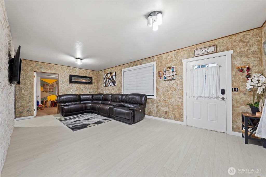 Photo of 310 Bronson Street, Hatton, WA 99344 (MLS # 2461151)