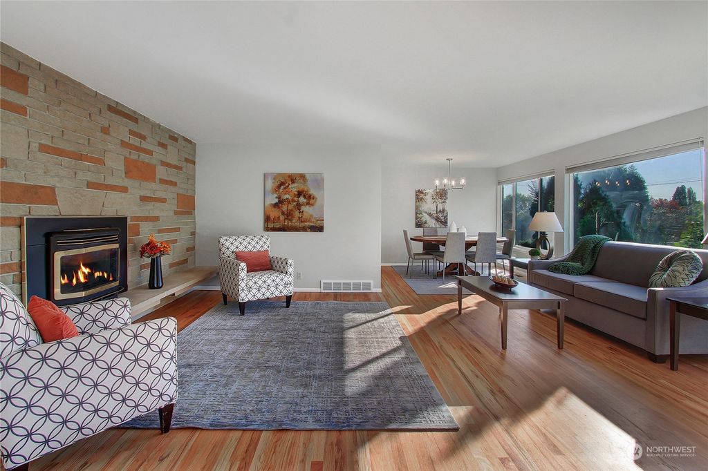 Photo of 8046 27th Avenue NE, Seattle, WA 98115 (MLS # 2304898)