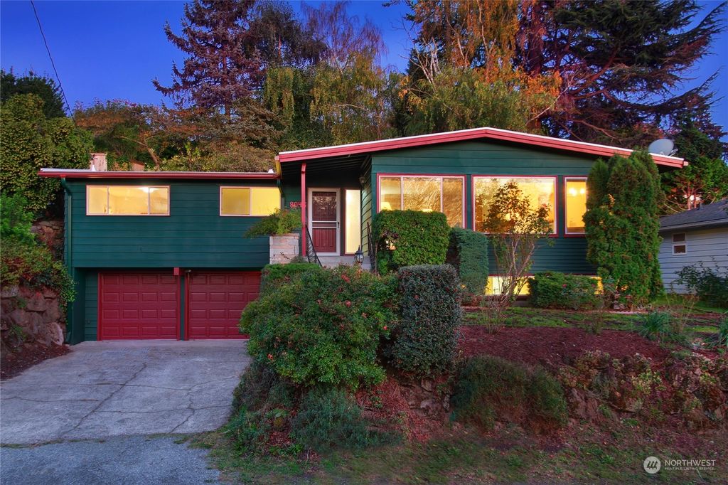 Photo of 8046 27th Avenue NE, Seattle, WA 98115 (MLS # 2304898)