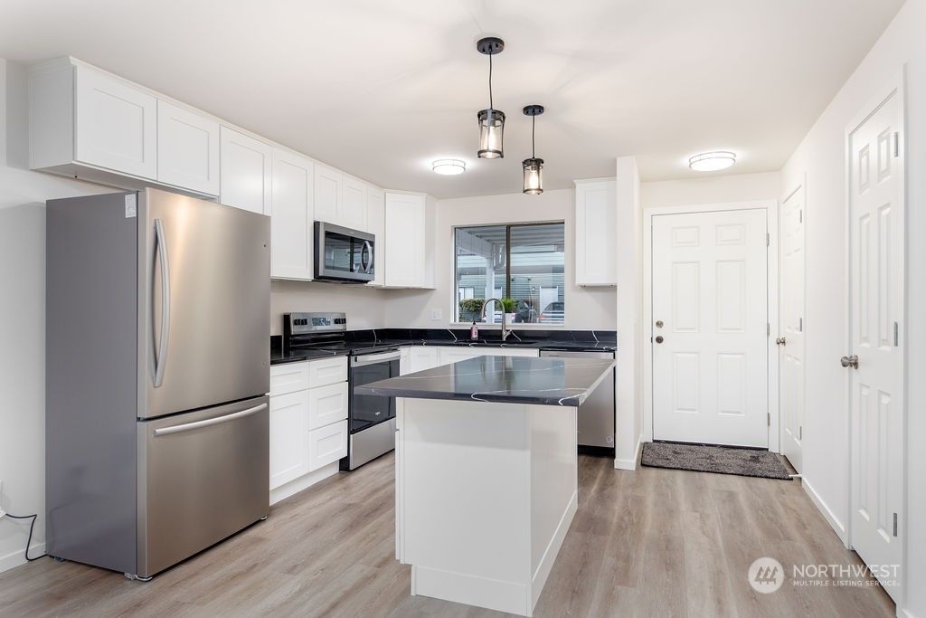 Photo of 1040 S 320th Street #14, Federal Way, WA 98003 (MLS # 2301694)