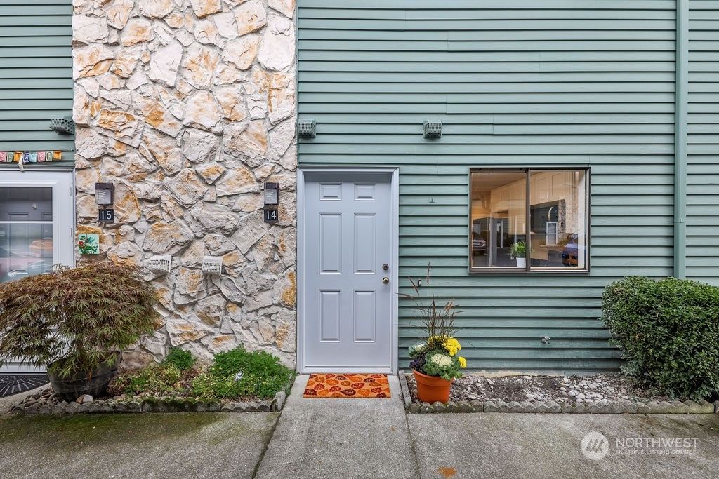 Photo of 1040 S 320th Street #14, Federal Way, WA 98003 (MLS # 2301694)
