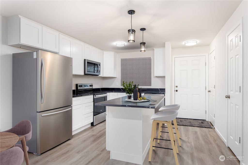 Photo of 1040 S 320th Street #14, Federal Way, WA 98003 (MLS # 2301694)
