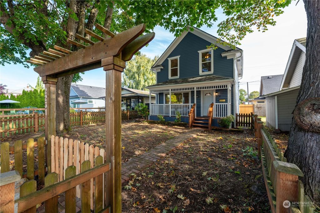 Photo of 2231 Lombard Avenue, Everett, WA 98201 (MLS # 2300972)