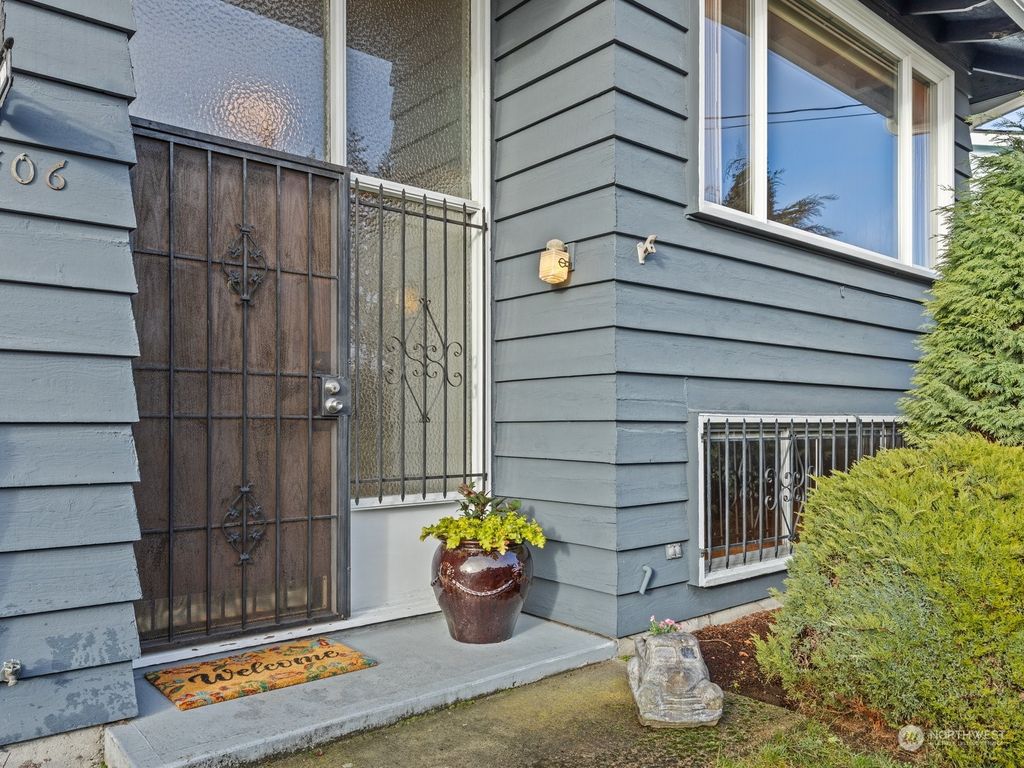 Photo of 22406 44th Avenue W, Mountlake Terrace, WA 98043 (MLS # 2185519)