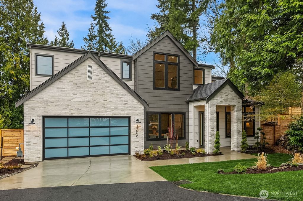 Photo of 1706 111th Avenue NE, Bellevue, WA 98004 (MLS # 2484522)