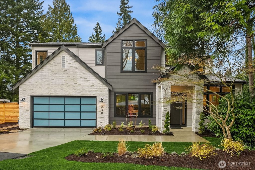 Photo of 1706 111th Avenue NE, Bellevue, WA 98004 (MLS # 2484522)