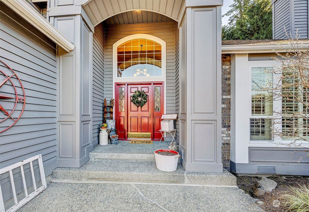 Photo of 21441 SE 35th Way, Sammamish, WA 98075 (MLS # 2040433)