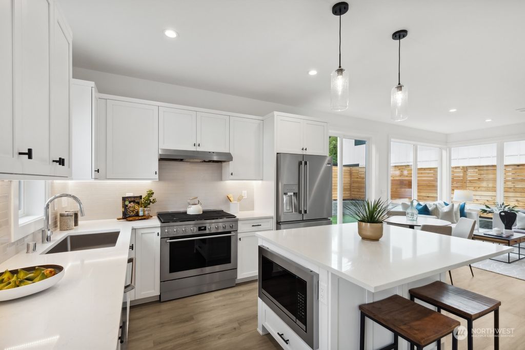 Photo of 438 10th Avenue, Kirkland, WA 98033 (MLS # 2166573)