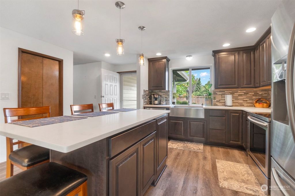 listing image 9367451017115901429