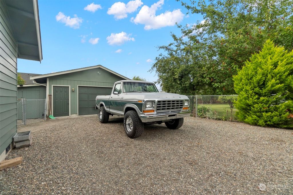 listing image 9369370747140252708