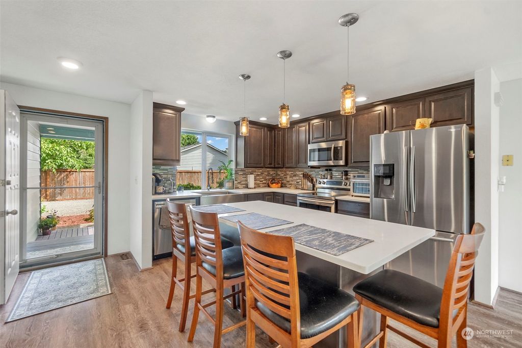 listing image 9366340920246931794