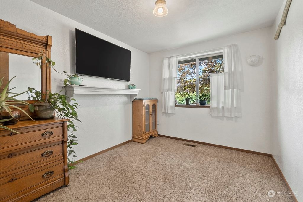 listing image 9363837816424723141