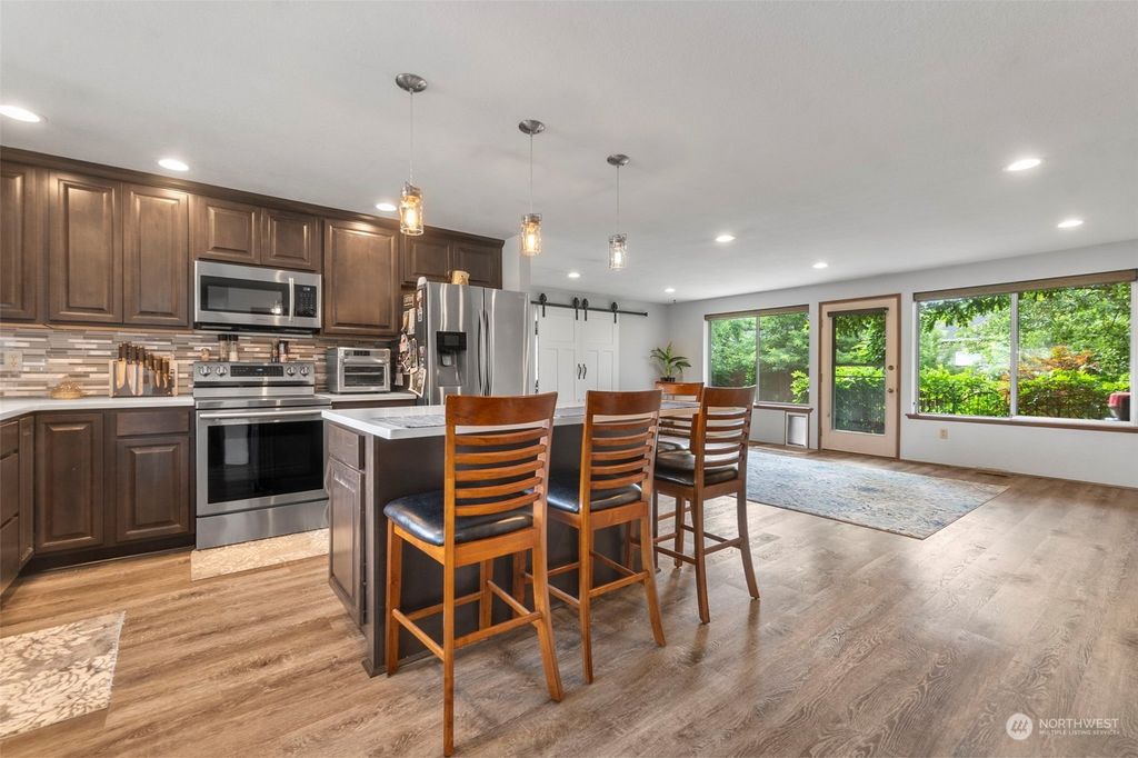 listing image 9363546647609098639