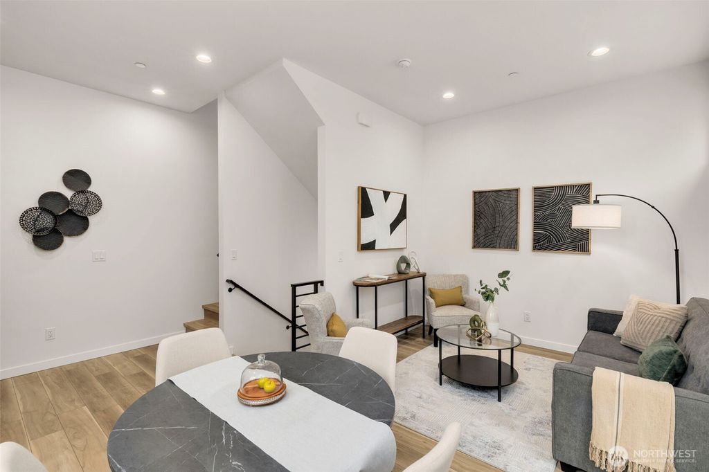 Photo of 728 A Broadway E, Seattle, WA 98102 (MLS # 2298602)