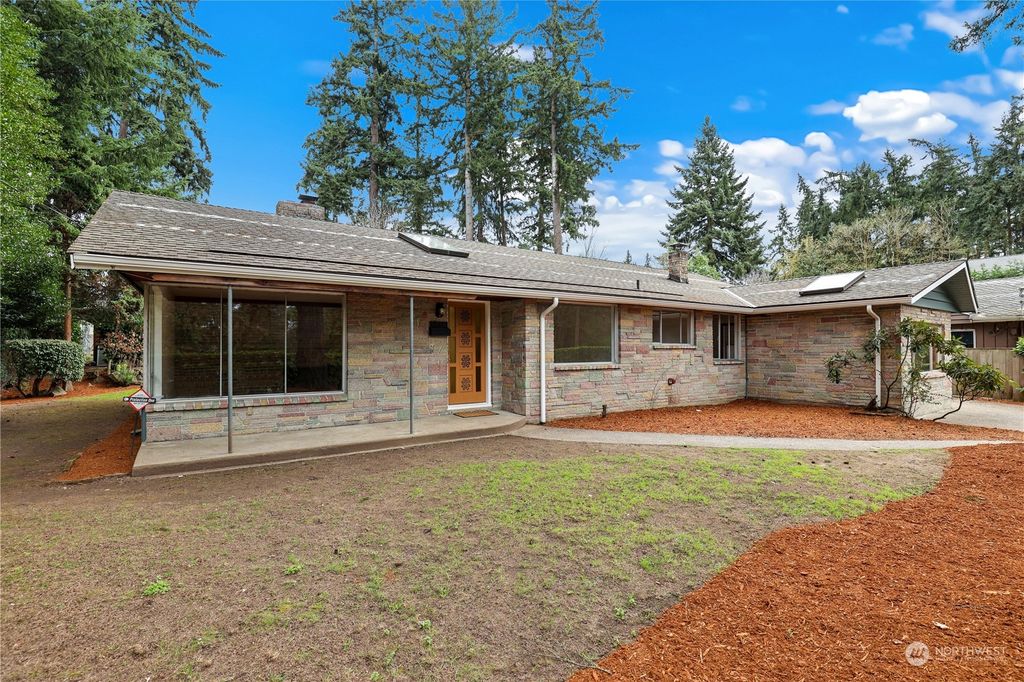 Photo of 3716 84th Avenue SE, Mercer Island, WA 98040 (MLS # 2234443)