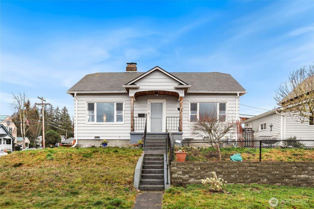 Photo of 3528 Hoyt Avenue, Everett, WA 98201 (MLS # 2339636)