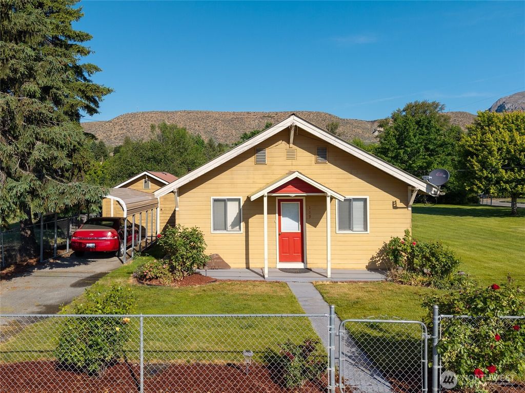 Photo of 119 N Locust Way, Tonasket, WA 98855 (MLS # 2533357)