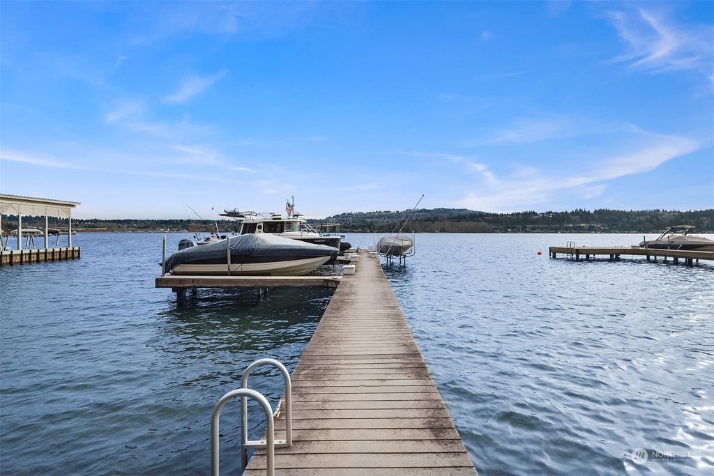 Photo of 9725 SE 43rd Street, Mercer Island, WA 98040 (MLS # 2051070)