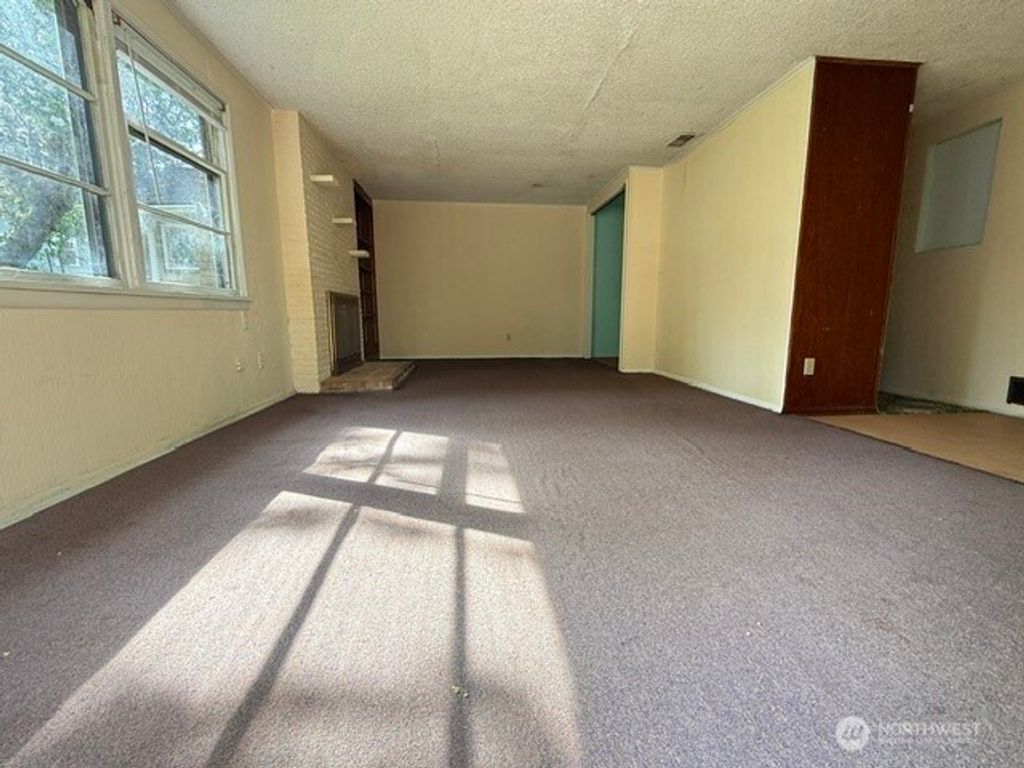 Photo of 12018 Sand Point Way NE, Seattle, WA 98125 (MLS # 2518874)