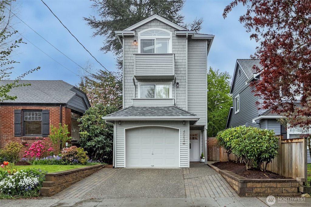 Photo of 4054 54th Avenue SW, Seattle, WA 98116 (MLS # 2508542)