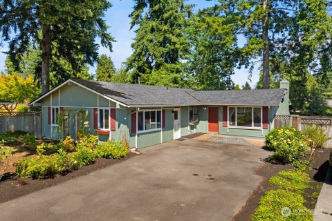 Photo of 33554 36th Avenue SW, Federal Way, WA 98023 (MLS # 2560993)