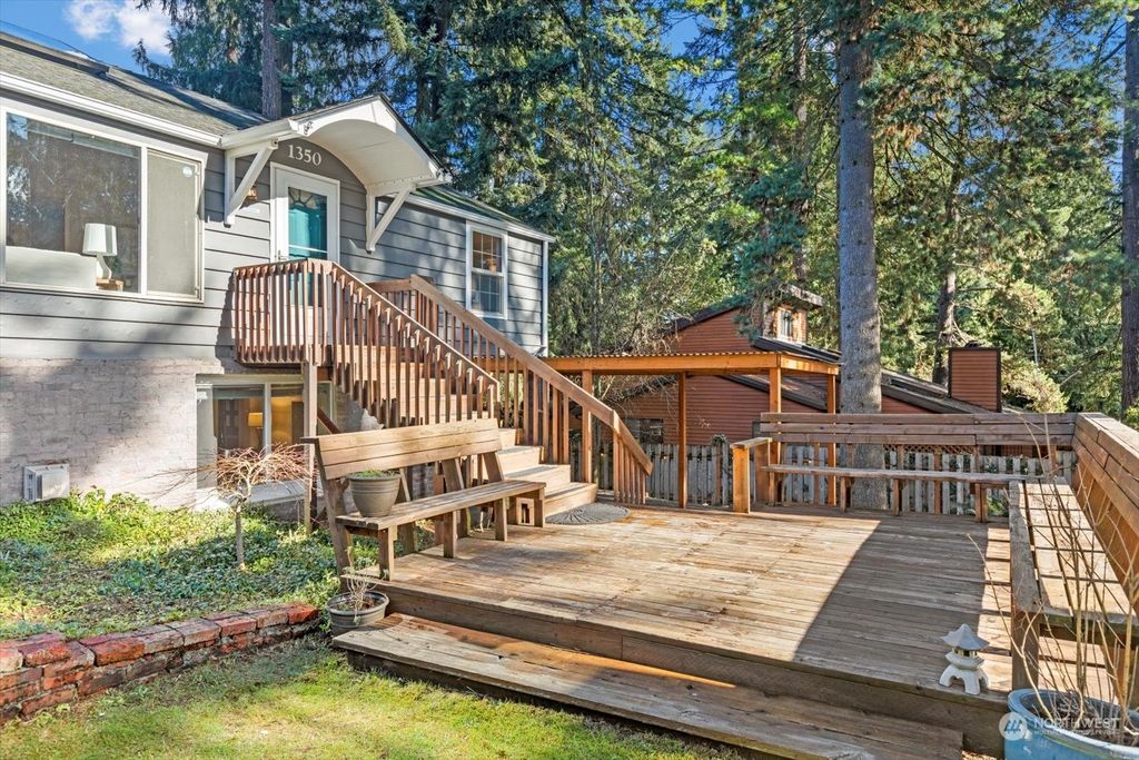 Photo of 1350 N 150th St St, Shoreline, WA 98133 (MLS # 2200968)