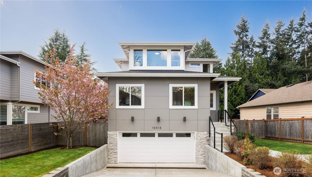 Photo of 10015 131st Place NE, Kirkland, WA 98033 (MLS # 2503999)